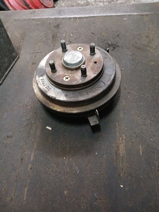 Задняя ступица Мазда 121 в сборе