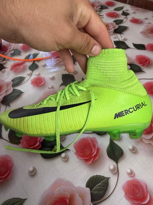 Ghete de fotbal mercuriale