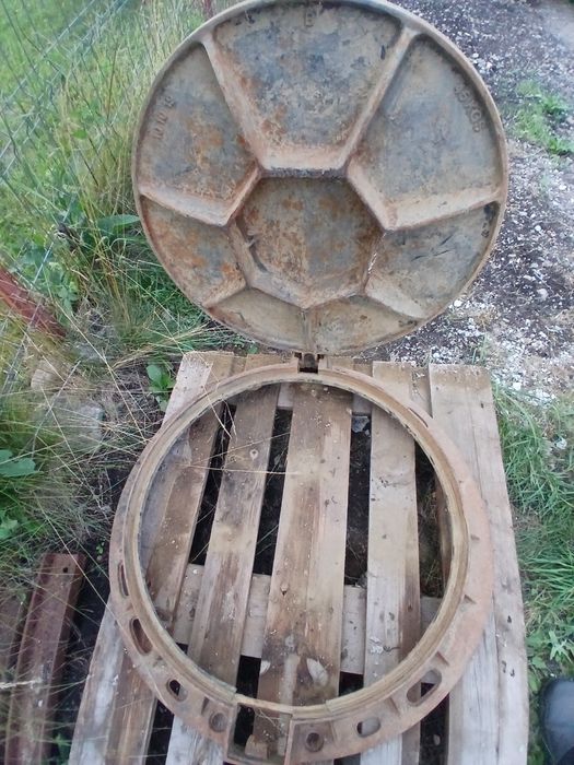 Capac camin apa sau canalizare