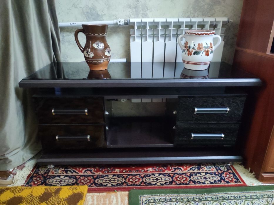 Подставка для телевизора