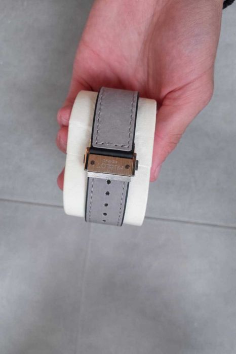 Мъжки сребърен часовник Hublot Geneve Swiss Made с велурена каишка