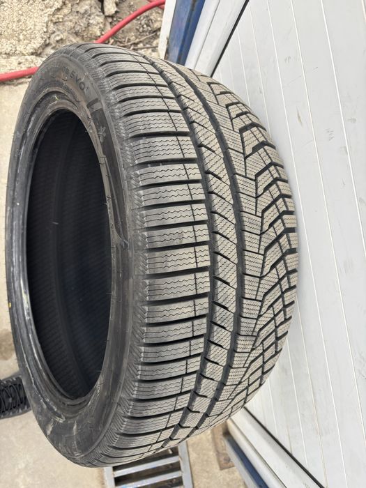 Гуми 275/40/19 НОВИ Зимни Объркан размер!
