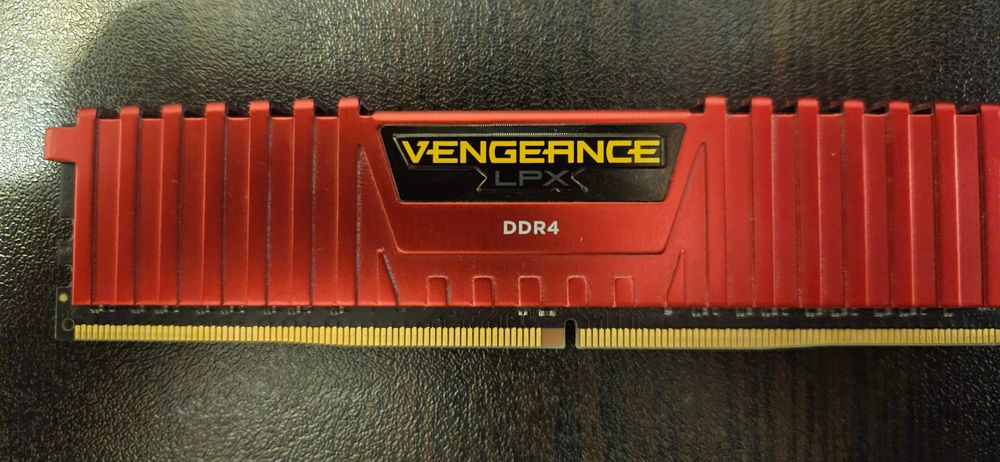 VengeanceLPX DDR4 8GB（2×4GB) 2400MHzジャンク corsair lpx 2400 second hand si noi de vanzare • Anunturi • OLX.ro