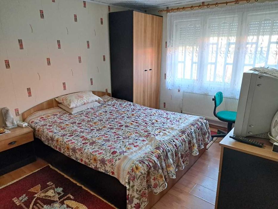 Inchiriez casa Reghin, Central