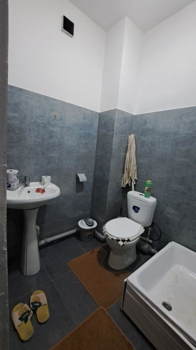 Чирчик шахар 
2-микрораён Навастройка
#1-хона 4-етаж
 квартира ижар