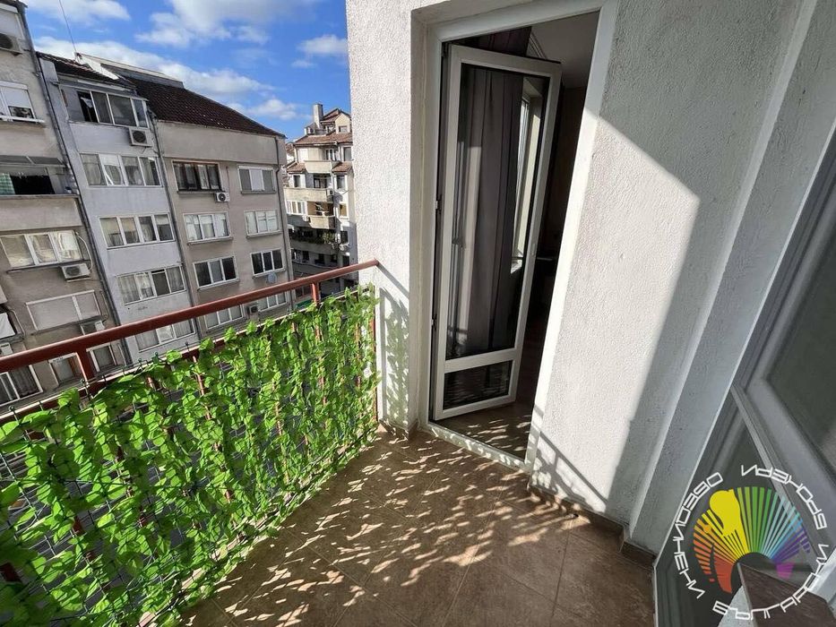 Дава се под наем Двустаен апартамент в Бургас, Възраждане - 60 кв.м за 408 € - Снимка #1