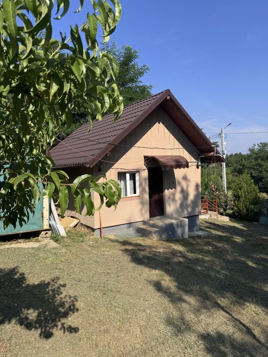 Vand teren + casuta vacanta