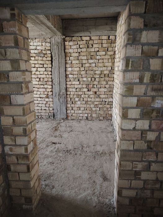 Квартира навстройка сотилади срочна  бам