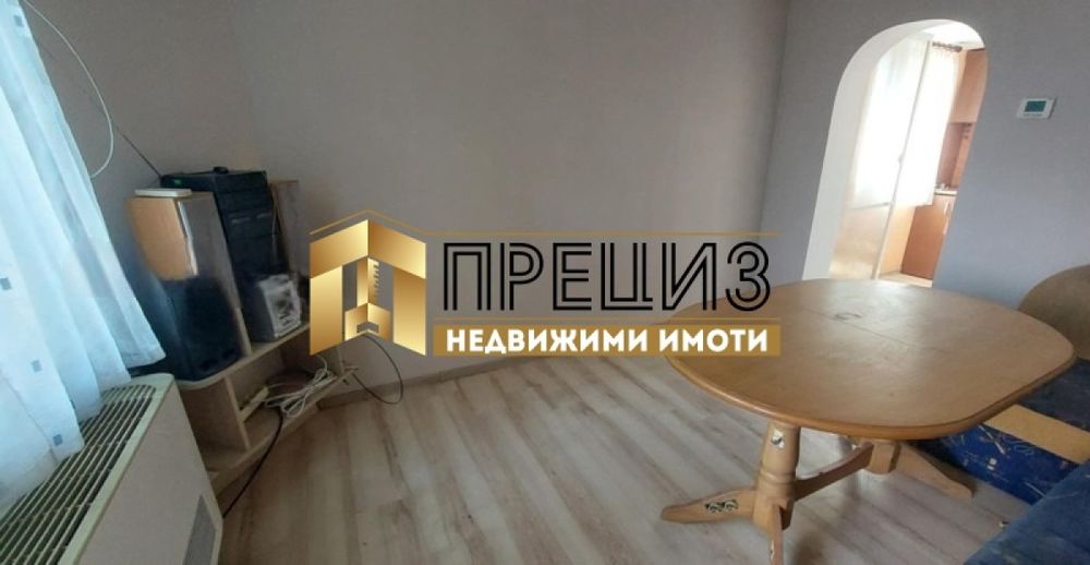 Продажба Къща гр. Шумен - Басейна 40m² и двор 80m²