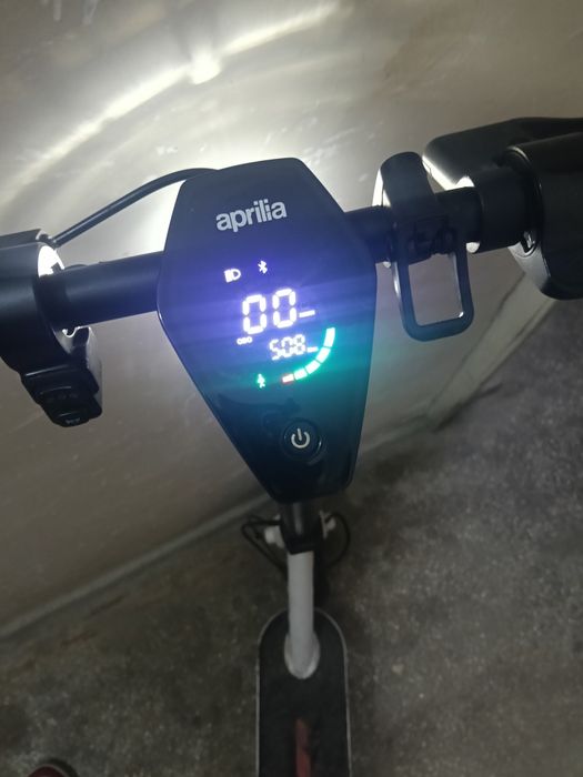 Trotineta electrica Aprilia