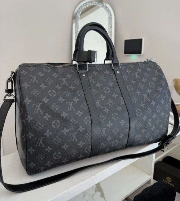 Genti voiaj LV,model unisex,diverse nuanțe,curea detasabila umăr,saculet, etichetă