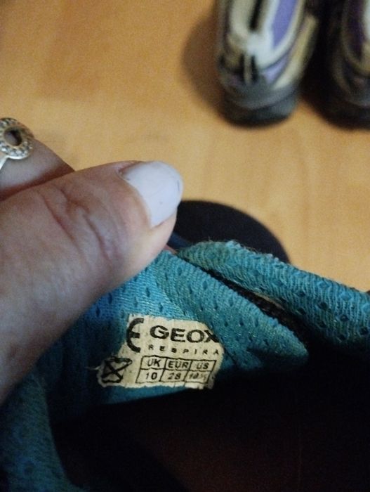 Ghete și adidași Geox cu lumini+ bluză cadou