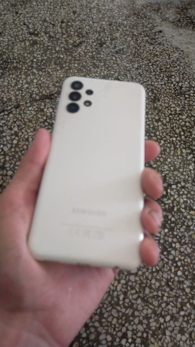 Продам самсунг А13  на 128