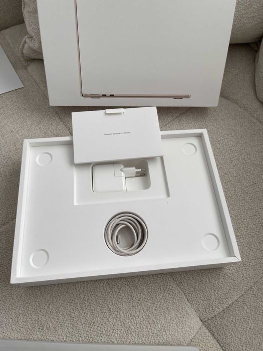 Apple MacBook Air 13.6" | M2 | 8GB RAM | 256GB SSD | Ca Nou