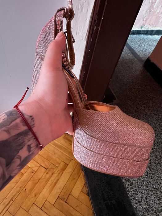 Дамски обувки високи