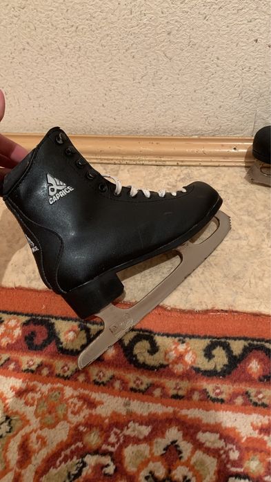 Коньки продам