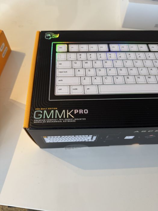 Клавиатура Glorious GMMK PRO 75% Pre-built