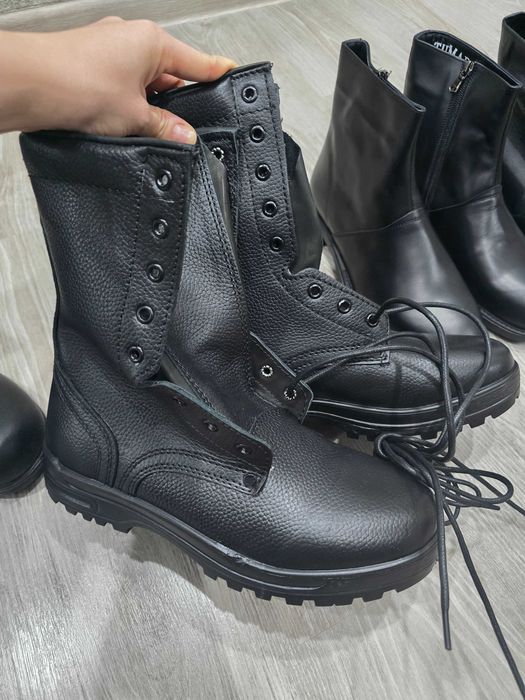 Продам НОВЫЕ кожаные берцы без утепления 42 р, ботинки зима 41 р