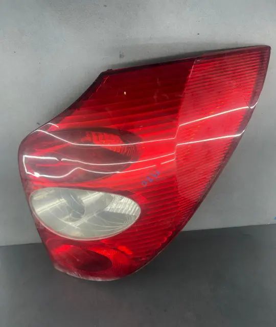 Lampa / Tripla stop dreapta pe aripa 8200002472 8200002472 Renault