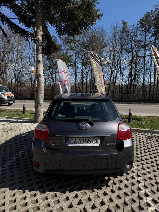 Toyota Auris 1.4 VVT-I Facelift ПЕРФЕКТНА!