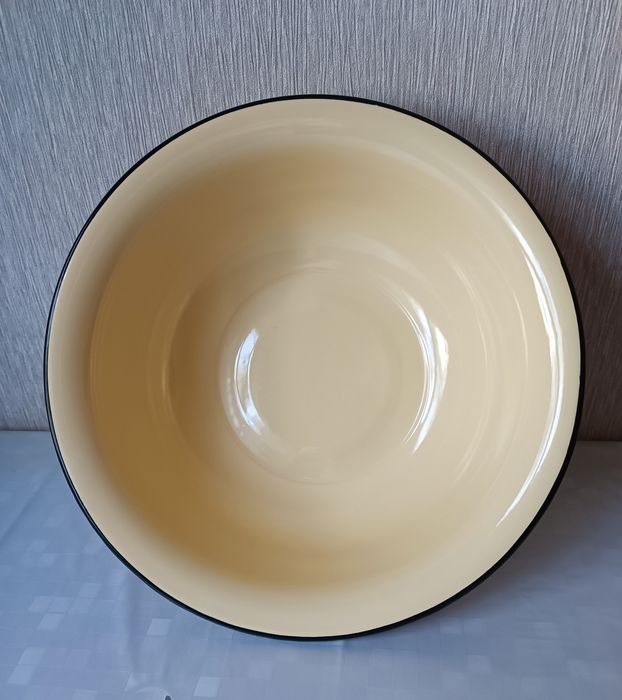 Продам таз эмалированный