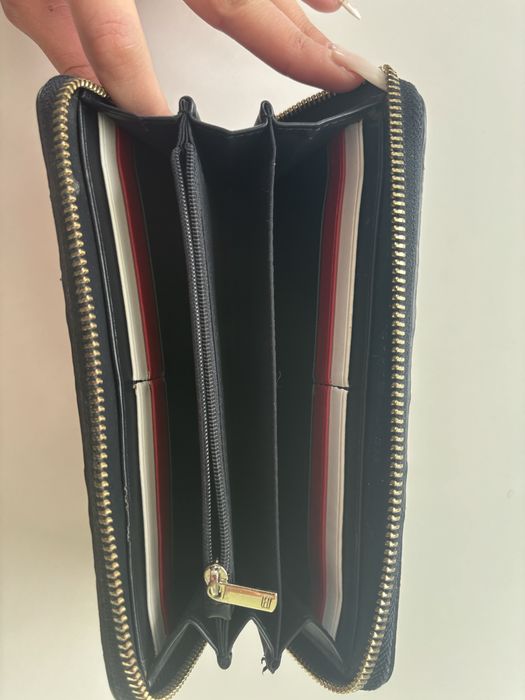 Потрмоне tommy hilfiger