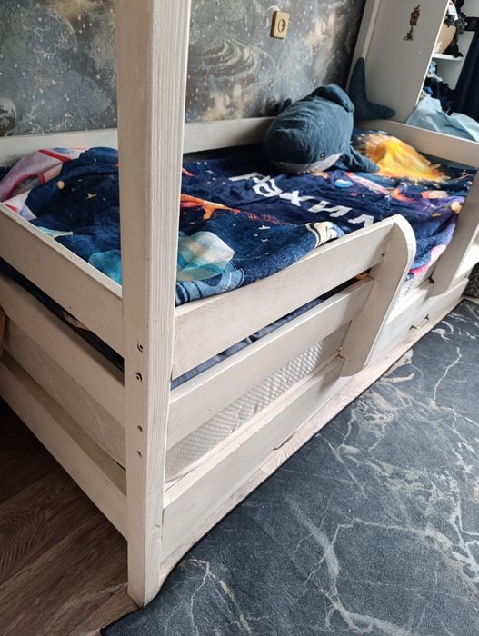 Кровать двухъярусная, дерево