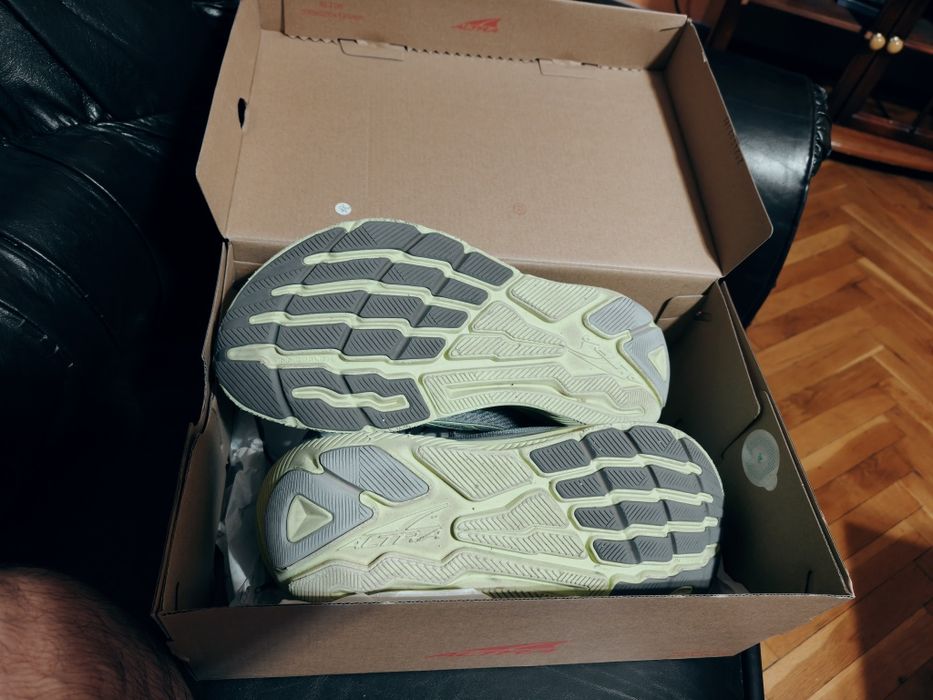 Маратонки за бягане Altra Experience Flow 42.5