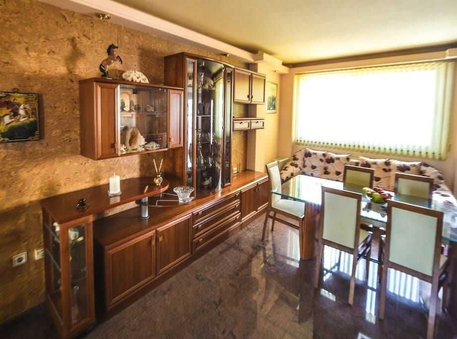 Продава се Четиристаен апартамент в София, Славия - 110 кв.м за 1187 €/кв.м - Снимка #1