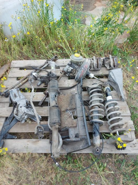 Продам запчасти на Ауди