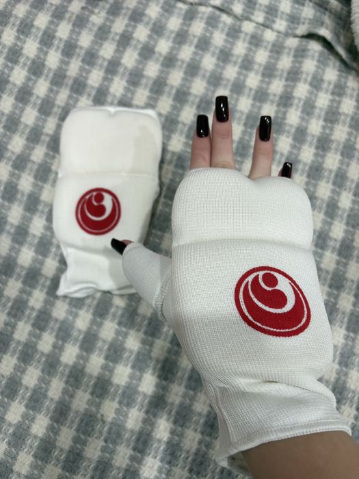 Продам нарукавники для каратэ