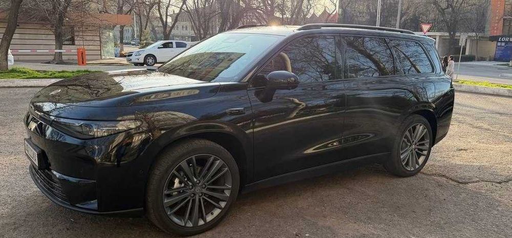 Leapmotor C16 состояние отличное