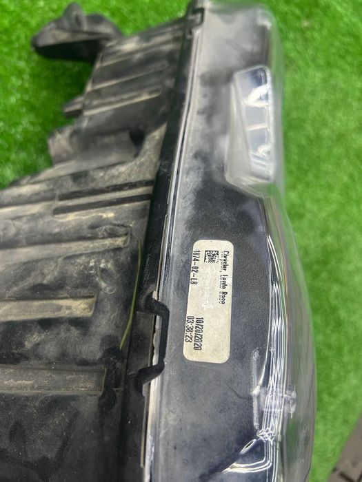 Фара Dodge Challenger