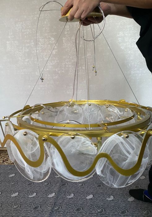 Продам люстру бу