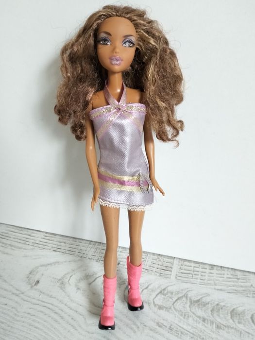Păpușă Barbie May Scene