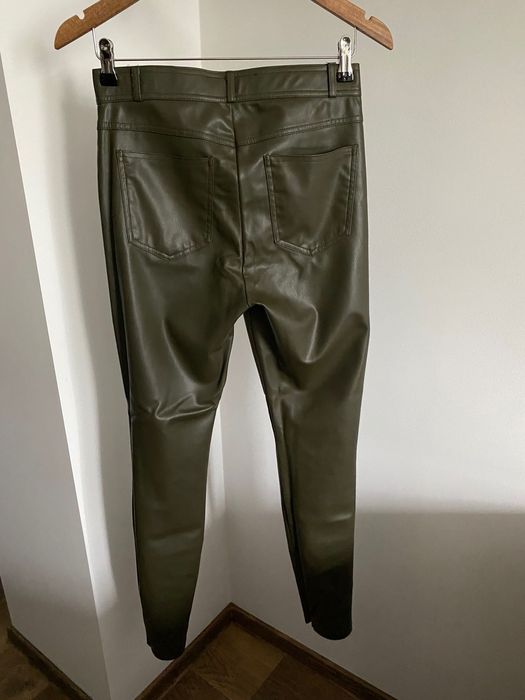 Pantaloni pt. femei, Zara