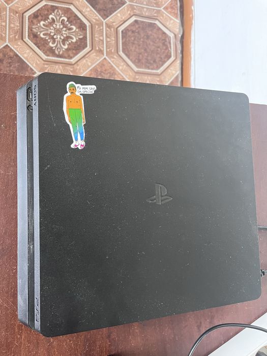 Продается Playstation 4 slim
