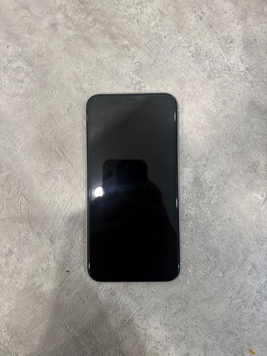 Продам Айфон XR iphone XR