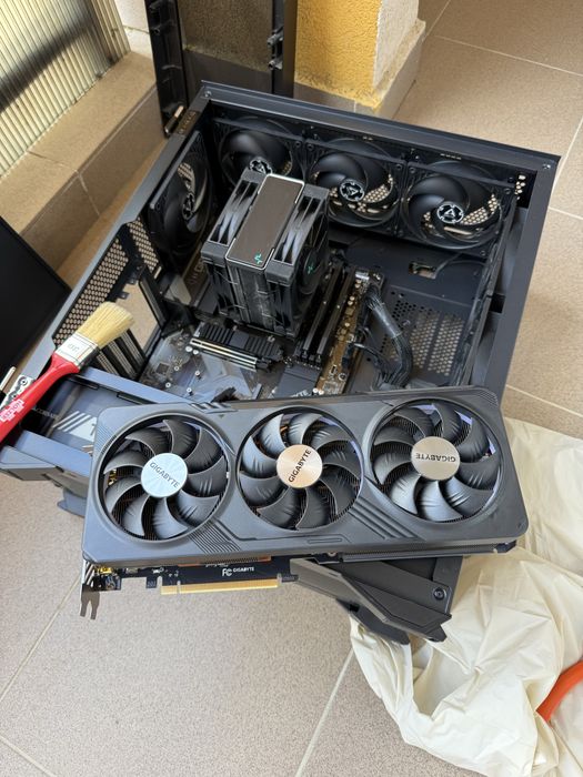 Vand sau schimb RTX 4070 Gigabyte gaming OC