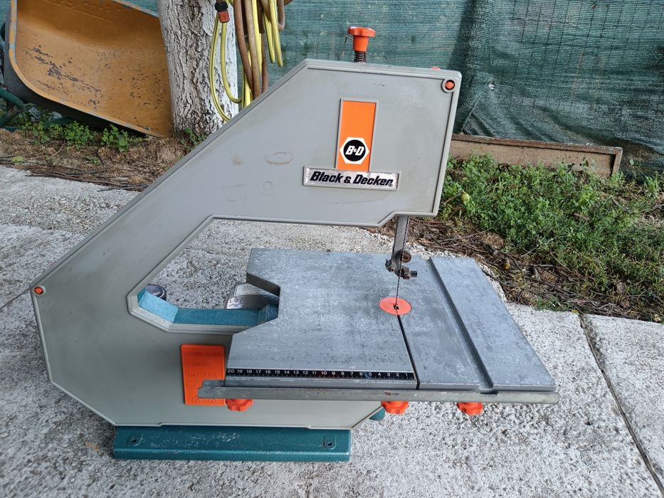 Banzic, fierăstrău cu pânză circulară, Black &Decker și Fartools, 350W