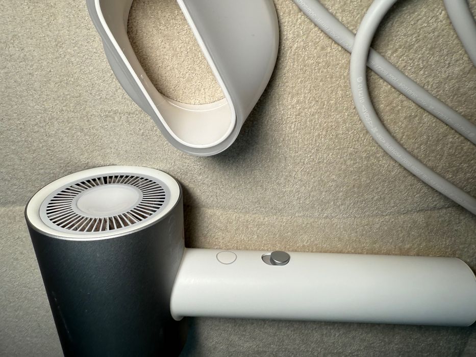 Фен Xiaomi Mijia H500 ,20 m/s 1800 Bt доставка бесплатная .