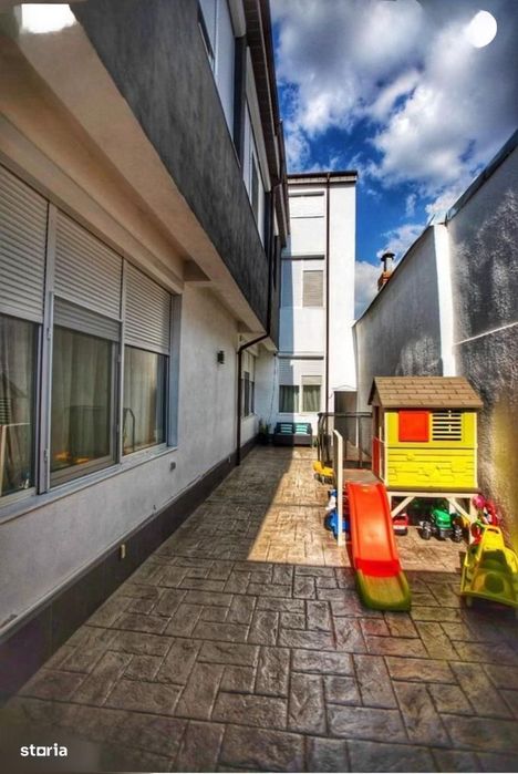 Casa cu piscina,sauna,sala fitness si garaj - Cartier Progresu
