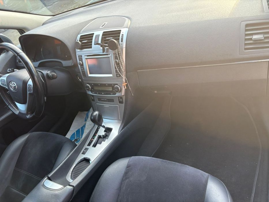 Toyota Avensis 2015