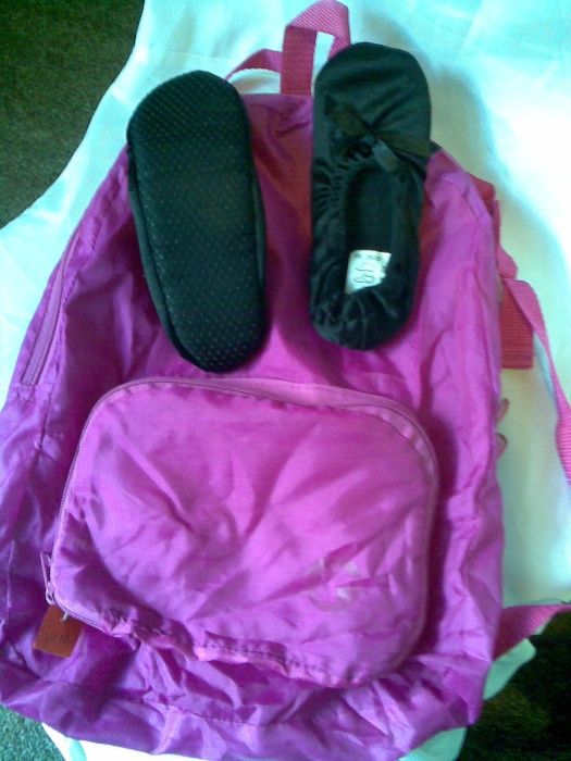 Нови пантофки 2 чифта Оригинална раница "Adidas"+още една цикламена+2ч