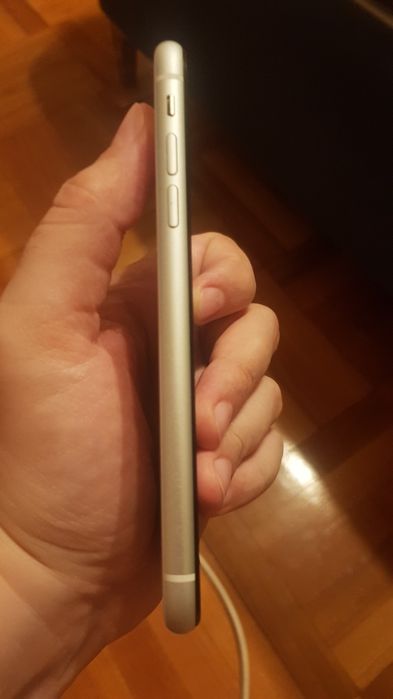 Iphon Xr   impecabil baterie 80 %