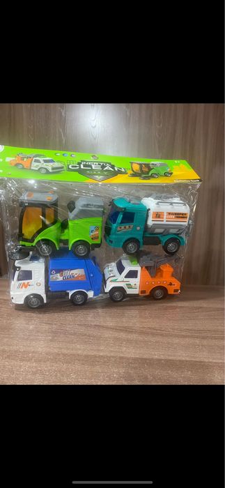 Набор машинок