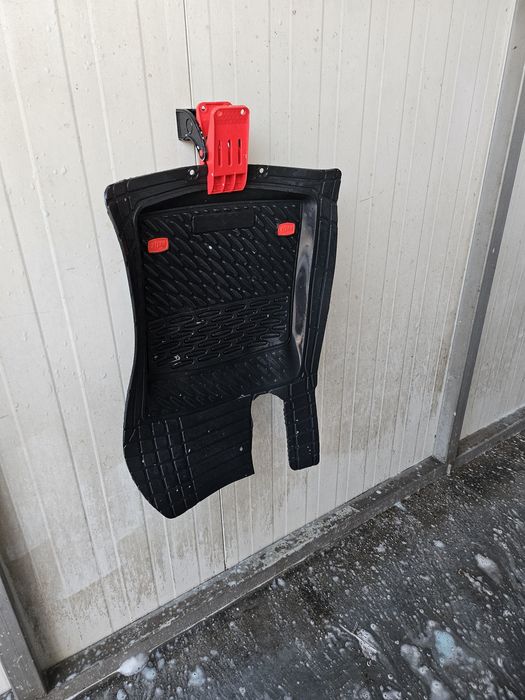 Щипки за стелки за автомивка на самообслужване