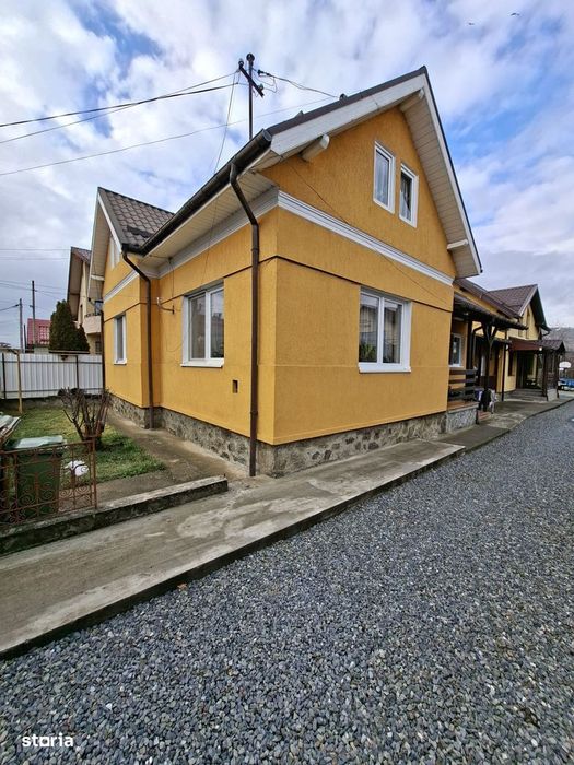 Casă modernă deosebită în Florești – 2 corpuri