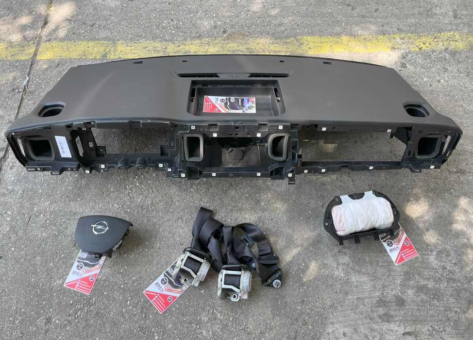 Opel Vivaro - plansa de bord - kit airbag volan pasager - set centuri