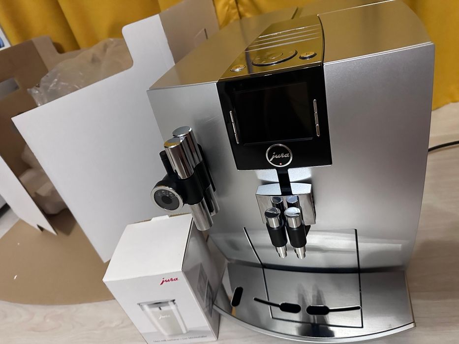 Кофемашина Jura J10 Platinum